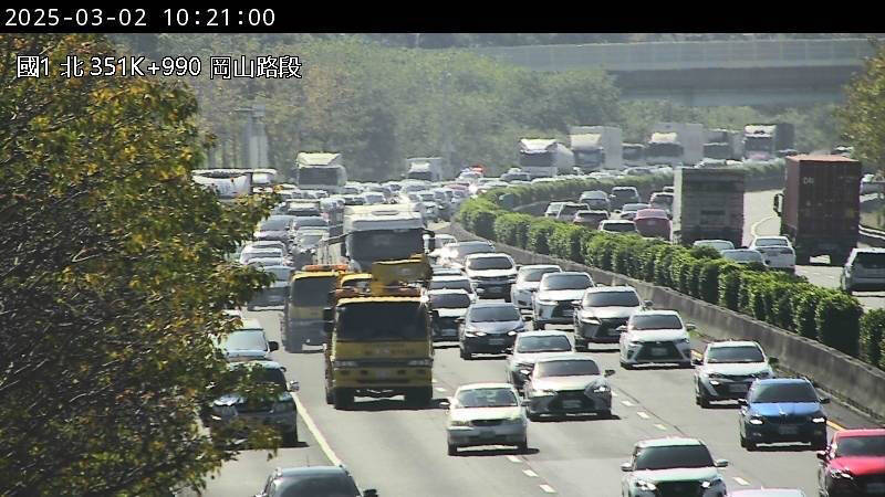 收假日湧車潮 今天下午國道11地雷路段一次看 - 生活 - 自由時報電子報