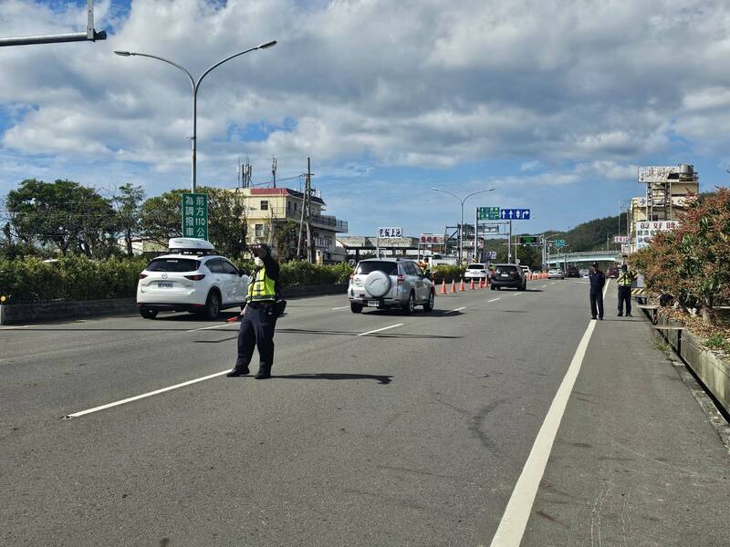 人潮回來了 ！墾丁北返啟動7公里調撥車道 - 生活 - 自由時報電子報