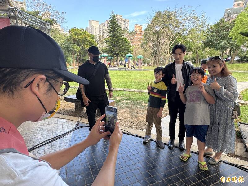 八炯桃園宣講 喊話罷免藍委就是罷免傅崐萁 - 政治 - 自由時報電子報