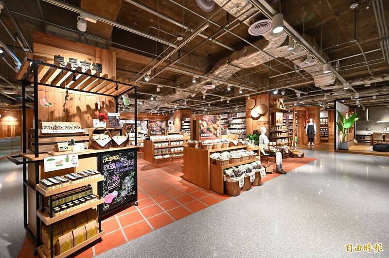 百貨公司一定出現「2品牌」 網笑：換地方逛而已 - 生活 - 自由時報電子報