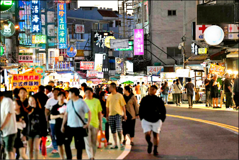 南國趴助攻 墾丁大街再現萬頭攢動 - 生活 - 自由時報電子報