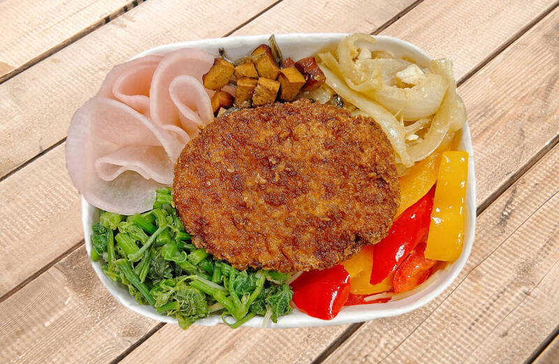 台鐵2款龍虎石斑便當清炒、酥炸嘗鮮 即起至6/2開賣 - 生活 - 自由時報電子報