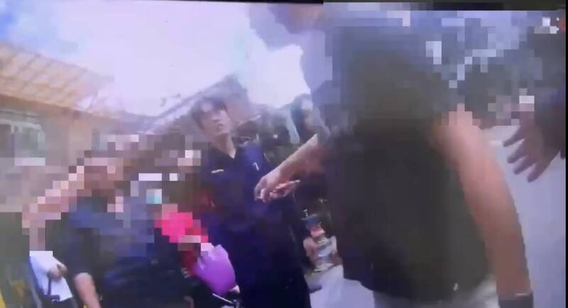 不爽上廁所被敲門起糾紛 屏東霧台爆遊客大打出手 - 社會 - 自由時報電子報