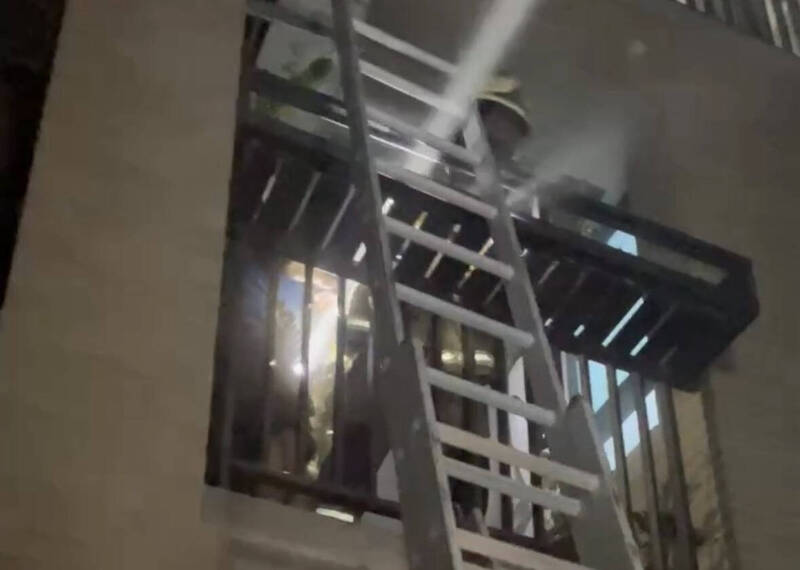 台南麻豆凌晨火警  救出3人 - 社會 - 自由時報電子報
