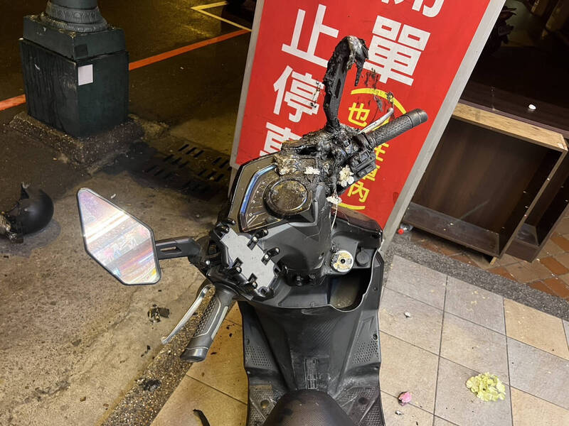 台中知名異國美食店前機車遭縱火 行跡詭異男子涉嫌 - 社會 - 自由時報電子報