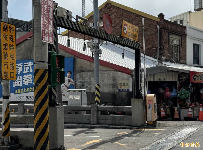 大甲民生地下道限高架卡8車   將施作活動式限高裝置 - 生活 - 自由時報電子報