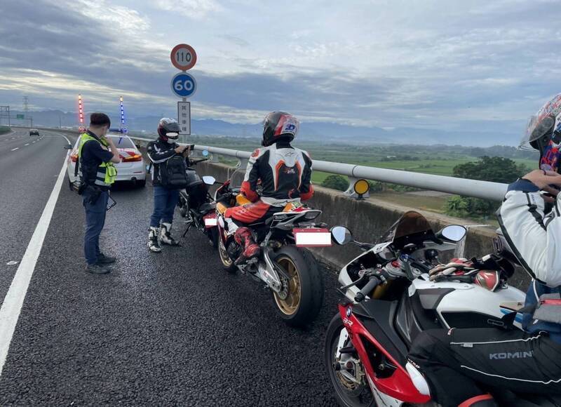 重機族注意！交通部啟動「重機上國道」調查 近期有電話民調 - 生活 - 自由時報電子報