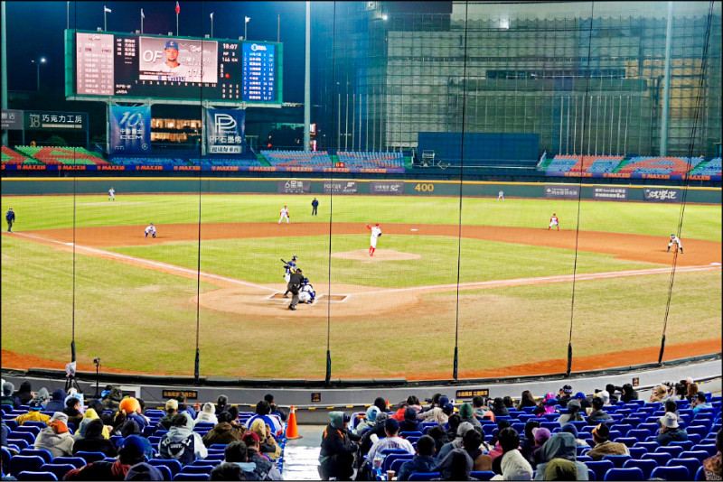 《台中》洲際棒球場優化 4月中整建廁所 - 生活 - 自由時報電子報