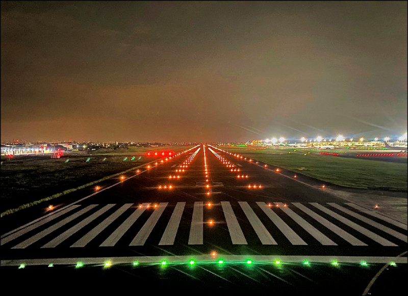 桃機南跑道夜間歲修 航班起降無虞 - 生活 - 自由時報電子報
