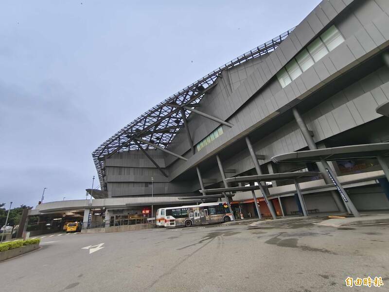 濃霧亂航班 台中機場12：05起暫停航班起降 - 生活 - 自由時報電子報