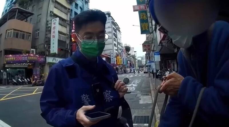 他落入假檢警圈套 面交途中詢問「正牌」警察保住110萬 - 社會 - 自由時報電子報