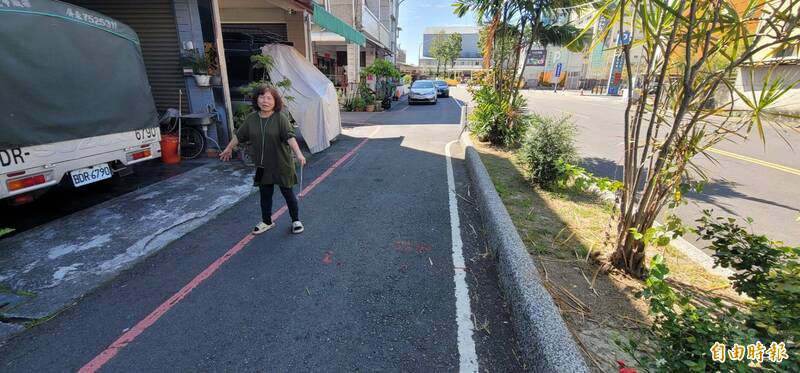 屏東市菸廠路人行道設計 議員、居民有意見。 - 生活 - 自由時報電子報