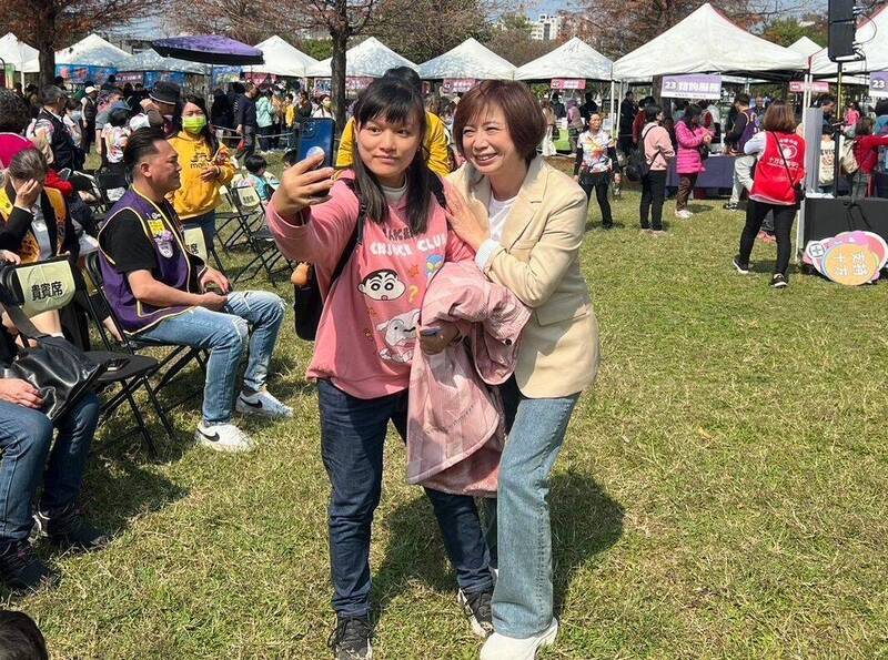 黃國昌拜會盧秀燕藍白合？何欣純籲立院在野黨團支持覆議案 - 政治 - 自由時報電子報