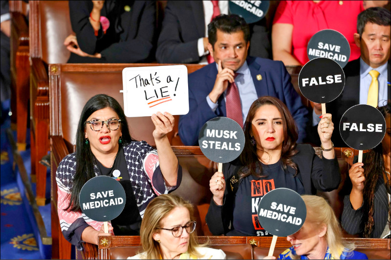 川普回鍋首場國會演說 自豪美國回來了 - 國際 - 自由時報電子報