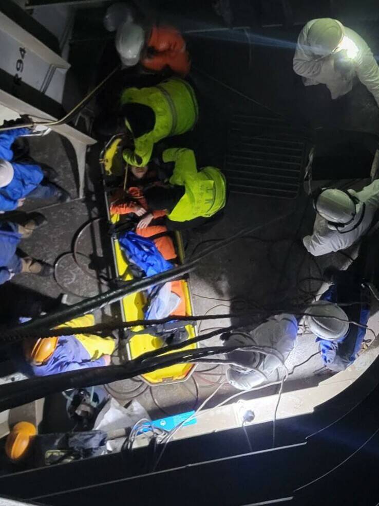 女實習生從負二層甲板跌落負三層。（記者吳昇儒翻攝）