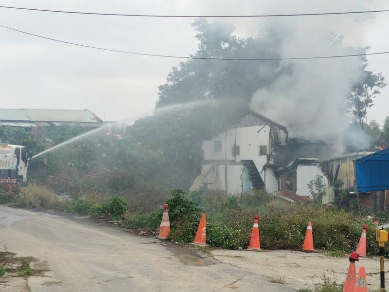屋主抗議拆遷輕生 高市府今辦法會竟引發火警 - 社會 - 自由時報電子報