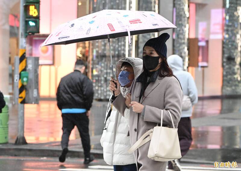 中央氣象署表示,今天中部以北、花東地區較易降雨,基隆北海岸有局部大雨。(資料照) 中央氣象署表示,今天中部以北、花東地區較易降雨,基隆北海岸有局部大雨。(資料照)