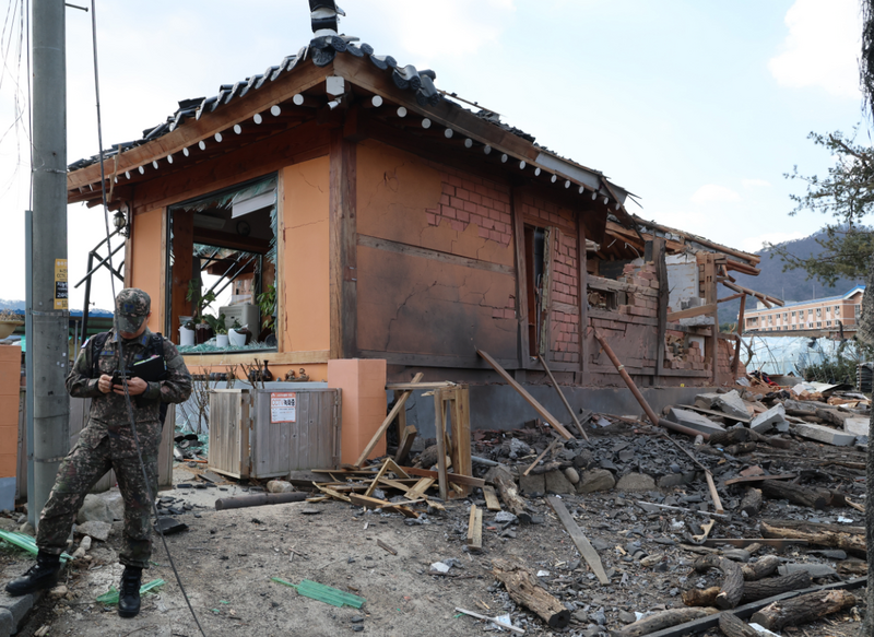 座標輸入錯誤？南韓2戰機誤炸住宅區 其中1架座標正確竟跟著投彈 - 國際 - 自由時報電子報