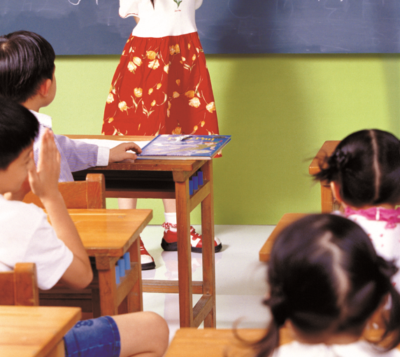 台中某公幼女師爆虐童！寄養女童遭翻倒椅子、櫥櫃門夾手 - 社會 - 自由時報電子報