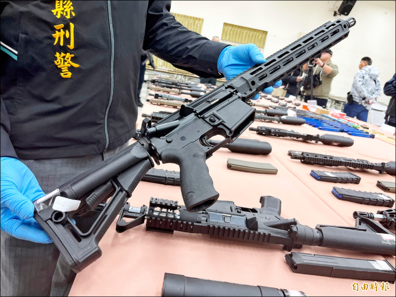 新竹破獲黑幫軍火庫 起出39長短槍 300多發子彈 - 社會 - 自由時報電子報