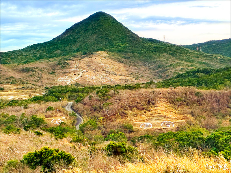 國軍昨在屏東三軍聯訓基地進行首次拖式2B飛彈測試射擊，刻意選在外界難以窺見的仁壽山靶區，保密到家。（記者蔡宗憲攝）