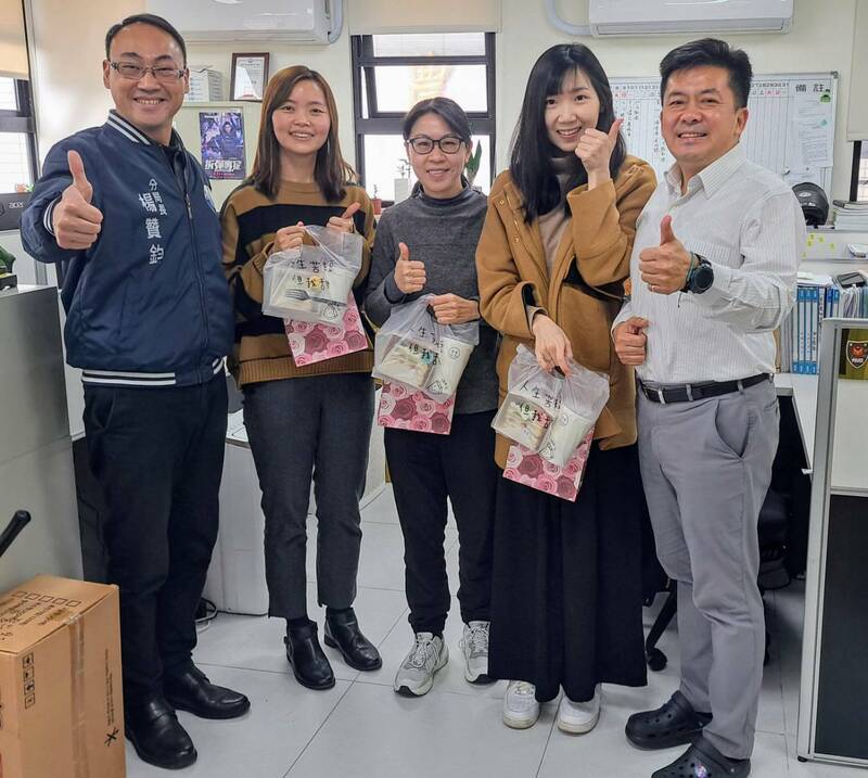 喜迎國際婦女節  桃市警局長吳坤旭贈面膜感謝女性員工 - 生活 - 自由時報電子報