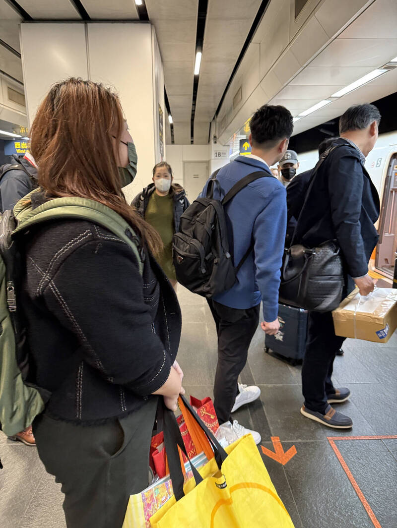 天意！罷免廖偉翔民團北上領二階連署書 回程搭高鐵巧遇本尊 - 政治 - 自由時報電子報