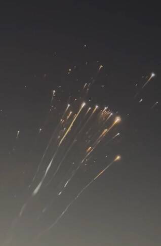 發射僅約9分鐘後,星艦開始失控旋轉,最終在高空爆炸解體,成為SpaceX第2次在發射後短時間內失去這艘太空船。(圖翻攝自X/@GeneDoctorB) 發射僅約9分鐘後,星艦開始失控旋轉,最終在高空爆炸解體,成為SpaceX第2次在發射後短時間內失去這艘太空船。(圖翻攝自X/@GeneDoctorB)