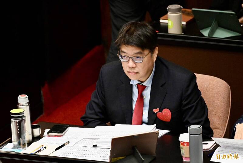 花蓮縣府香港團員被扣留傳不願交保 邱垂正：尊重當事人意願 - 政治 - 自由時報電子報