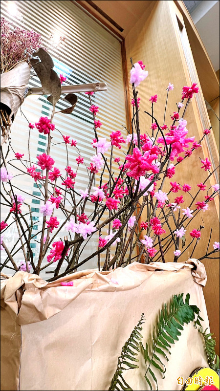 農廢、舊衣變藝術品 頭份長者展手作 - 生活 - 自由時報電子報