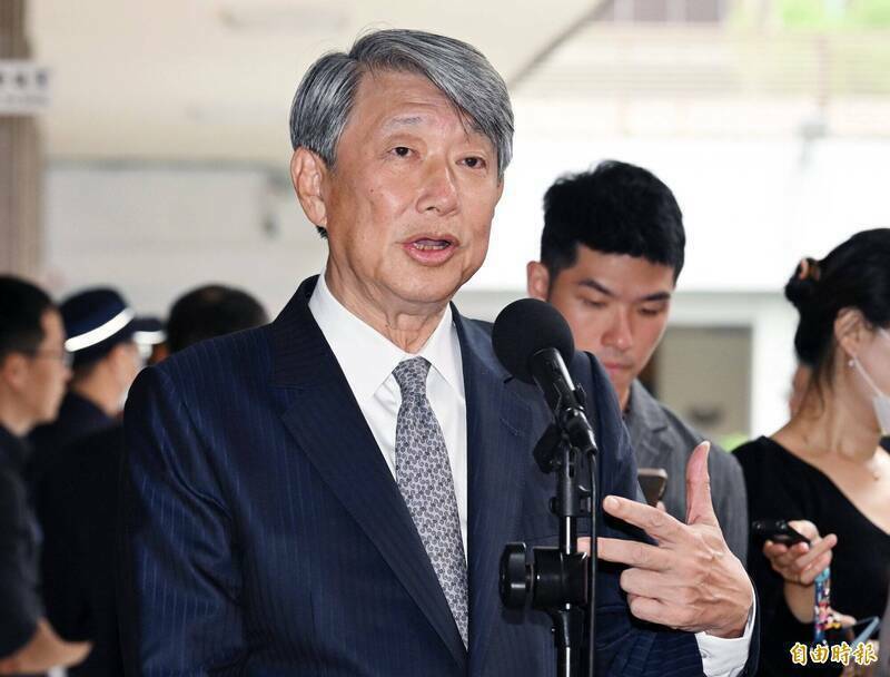經濟部長郭智輝昨天以蒙古症形容台積電若和英特爾合資一事,用語引發爭議。卓揆除要求郭智輝必須深刻檢討外,也指示各部會首長關於政策說明需精準正確,更不得有任何失當的引喻。(資料照) 經濟部長郭智輝昨天以蒙古症形容台積電若和英特爾合資一事,用語引發爭議。卓揆除要求郭智輝必須深刻檢討外,也指示各部會首長關於政策說明需精準正確,更不得有任何失當的引喻。(資料照)