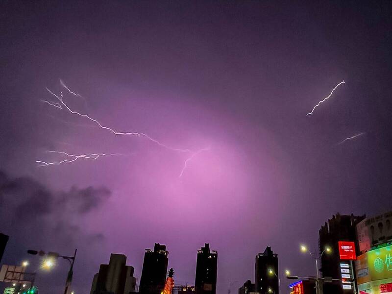 2024台灣閃電統計出爐！南投縣奪冠、嘉義市天天打雷 - 生活 - 自由時報電子報