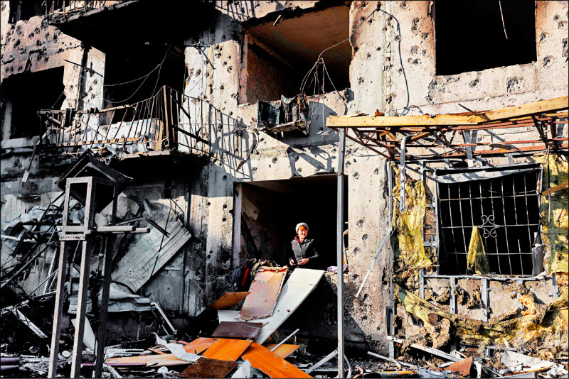 俄羅斯七日晚間對烏克蘭東部頓內茨克州城市多布羅皮利亞發動空襲，造成至少十四人死亡、卅七人受傷。（法新社）