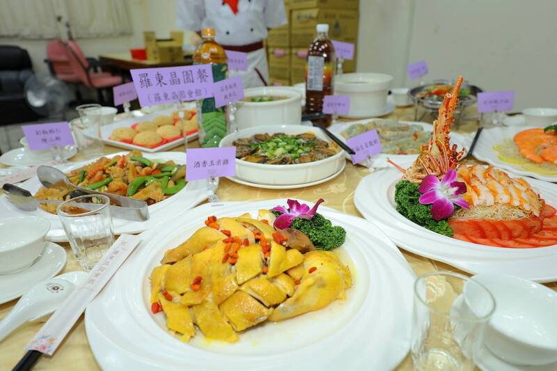羅東呷拜拜菜色標榜蘭陽風味饗宴。(羅東鎮公所提供) 羅東呷拜拜菜色標榜蘭陽風味饗宴。(羅東鎮公所提供)