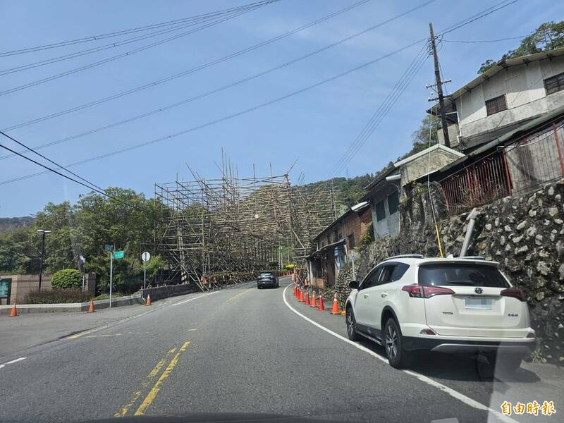 台8線天輪電廠前出現大型竹架  原來是台電施工保護架 - 生活 - 自由時報電子報