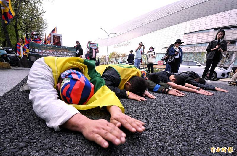 首度參加西藏抗暴大遊行 國家人權委員會：預算被砍光仍要關心 - 政治 - 自由時報電子報