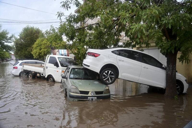 阿根廷布蘭卡灣（Bahia Blanca）暴雨成災。（美聯社）