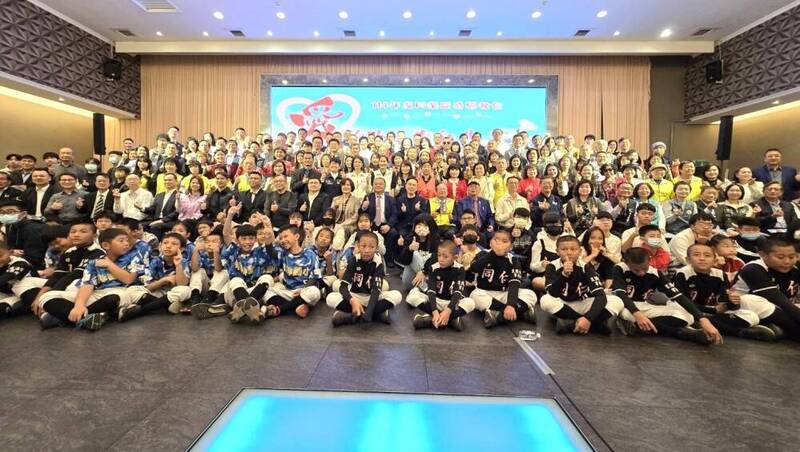 嘉縣北回培英文教協會攜手安美諾生醫   暖心助偏鄉學子 - 生活 - 自由時報電子報