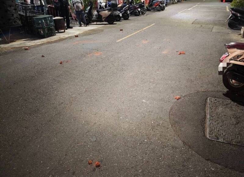 高雄婦不滿樓下燒金紙 竟從5樓頂丟磚塊險砸人 - 社會 - 自由時報電子報