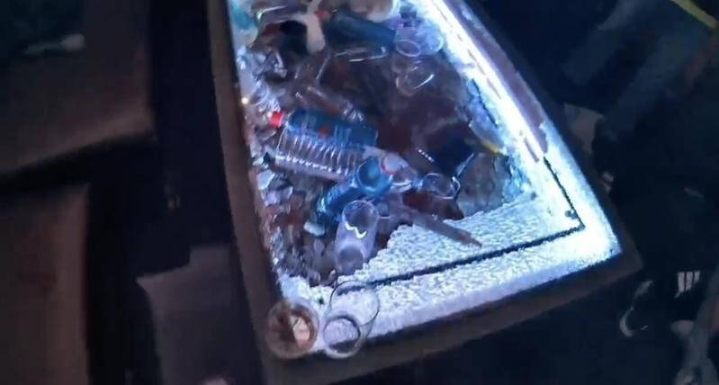 台中摩鐵開趴丟10萬氣炸亂砸 警方快打壓境......通通抓回去 - 社會 - 自由時報電子報