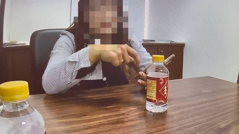 接到警察來電證件被盜用攏係假 女提領200萬險落詐團陷阱 - 社會 - 自由時報電子報