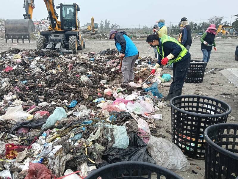 雲縣未分類好垃圾被禁入焚化廠日期縮短 但加強抽查違規鄉鎮垃圾車 - 生活 - 自由時報電子報
