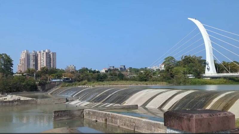 嘉市4越籍生相約八掌溪釣魚   1人落水溺斃 - 社會 - 自由時報電子報