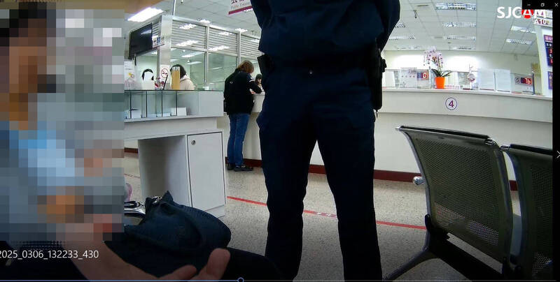 恐戰心態險遭詐！婦購8塊金條 銀行員幫阻詐 - 社會 - 自由時報電子報