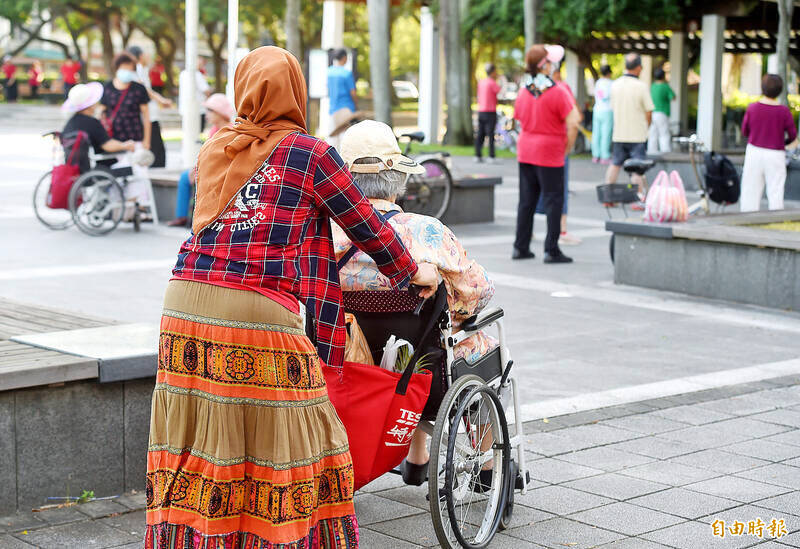 《TAIPEI TIMES》Program to help injured or ill migrant caregivers - 焦點 - 自由時報電子報