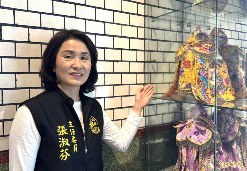 頭份永貞宮媽祖換新衣 客家花布黃底聖袍亮相 - 生活 - 自由時報電子報