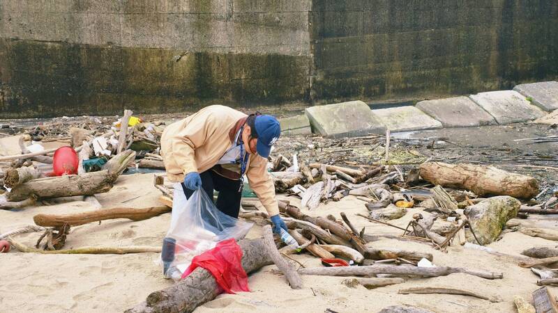 萬金石馬拉松將開跑  新北辦「無痕淨灘」守護賽道優美海景 - 生活 - 自由時報電子報
