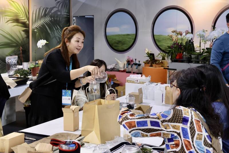 台灣國際蘭展3天吸客逾8萬人   沉浸式主題、互動體驗吸睛 - 生活 - 自由時報電子報