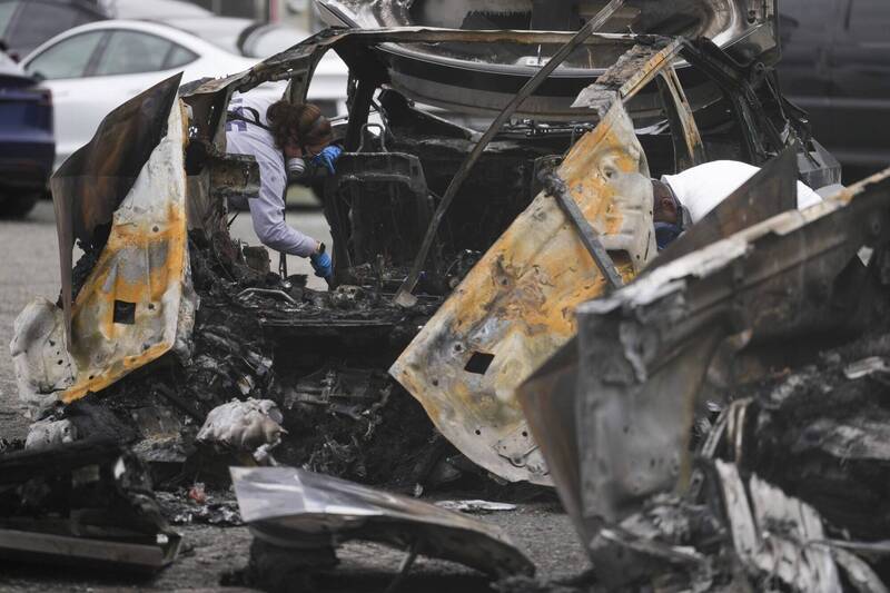 美西雅圖4輛特斯拉Cybertruck起火 當局調查中 - 國際 - 自由時報電子報