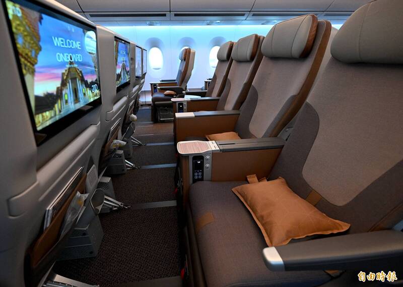 飛機上禁用行動電源！她問能做什麼？網一致回「這3件事」 - 生活 - 自由時報電子報